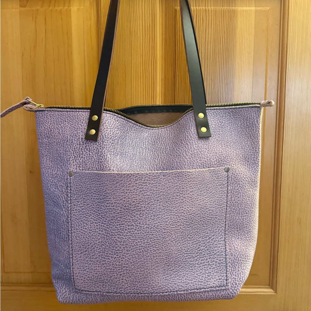 Chic Lavender Tote Bag With Black Straps